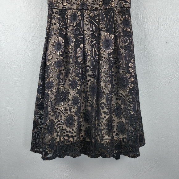 Yumi Black & Metallic Gold Lace Cocktail Dress 8 / 10 - Picture 4 of 13